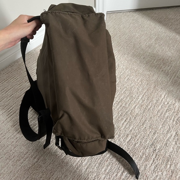 Artizia Golden by TNA altitude backpack - Shaw bag in olive army green - Picture 7 of 13